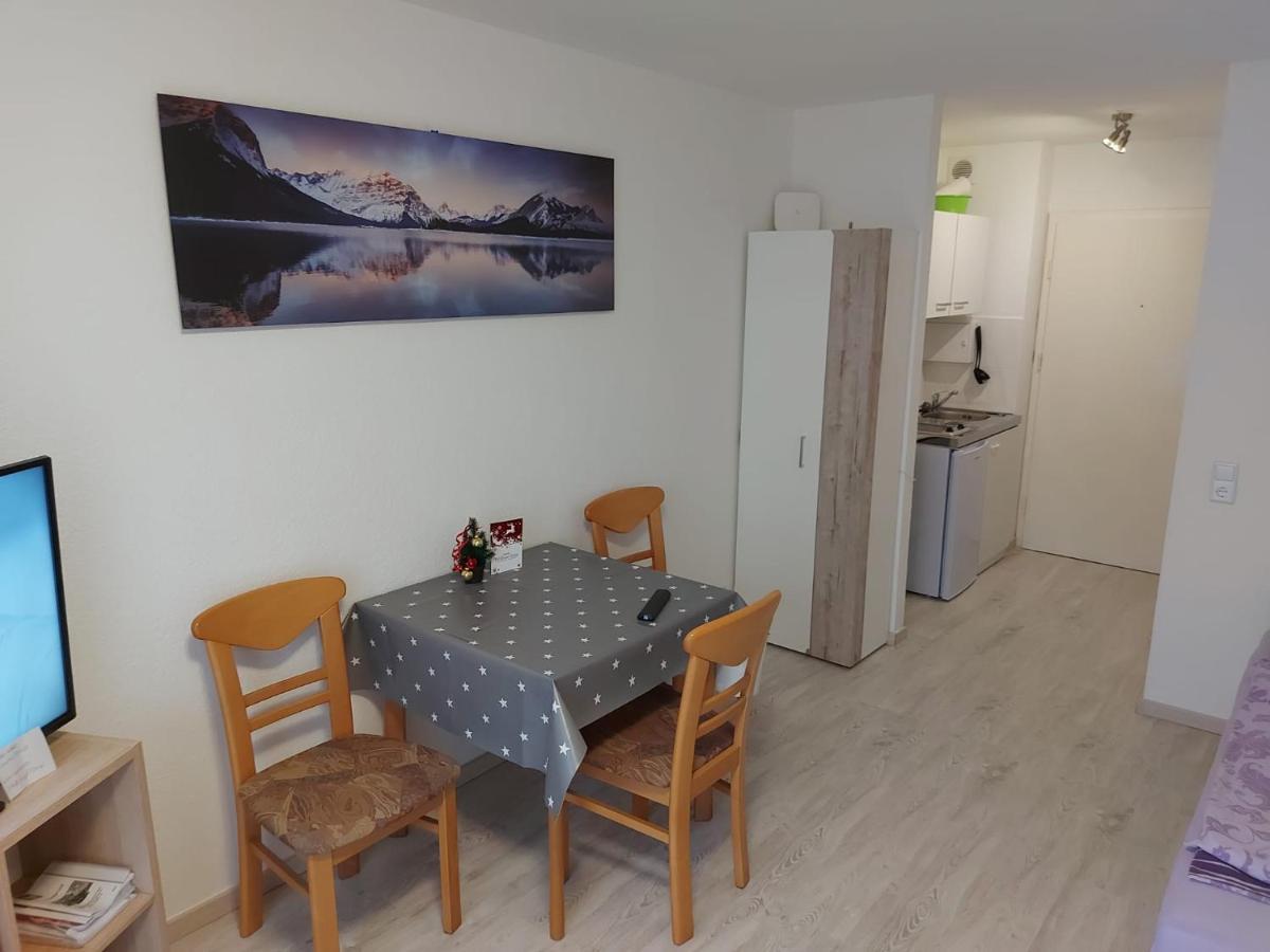 Apartment Homburg Uni-Naehe Екстер'єр фото